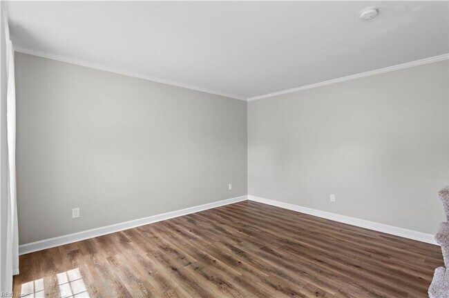 Building Photo - 5120 Eagle Run Rd