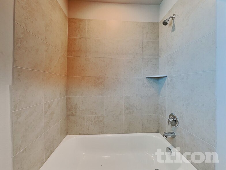 Building Photo - 5129 Sidesaddle Dr