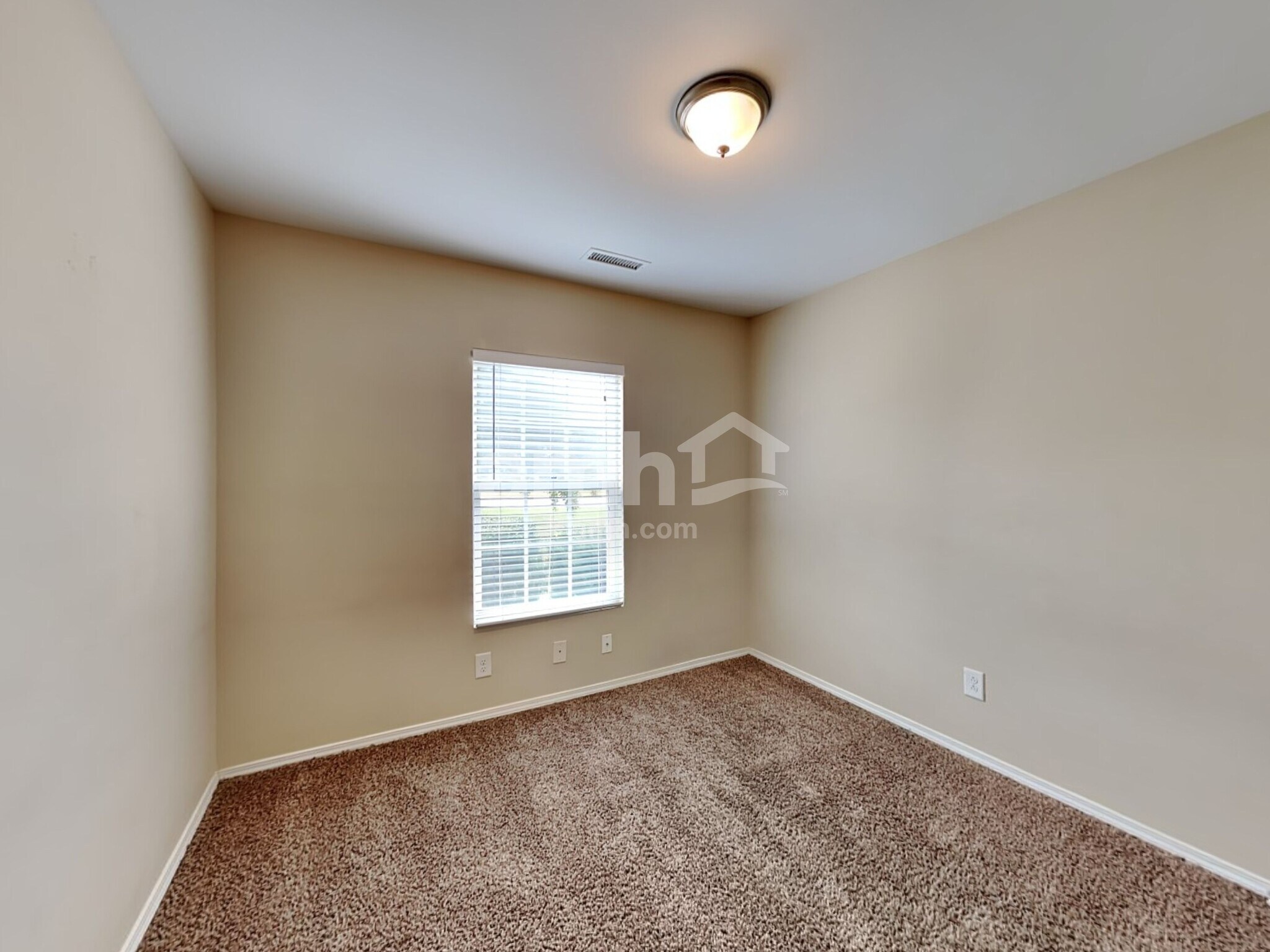 Building Photo - 252 Rowan Dr