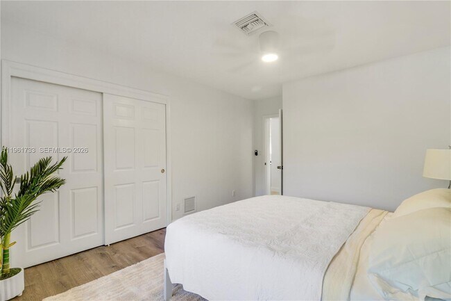 Building Photo - 19655 N Riverside Dr