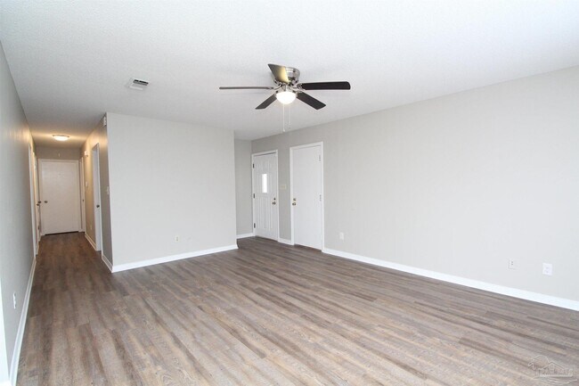 Building Photo - 7649 Old Hickory Dr