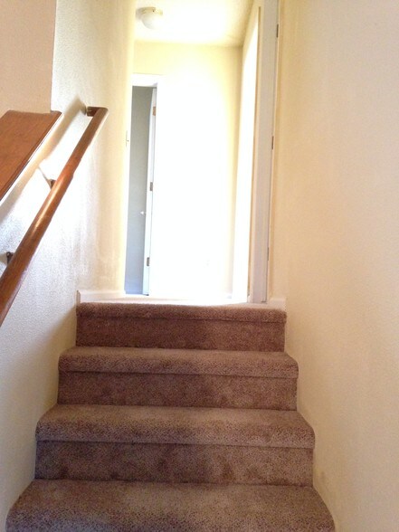 Building Photo - 2204 S Del Norte Dr
