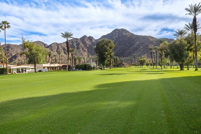 Building Photo - 45737 Club Dr