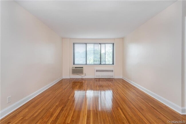 Building Photo - 411 Bronx River Rd