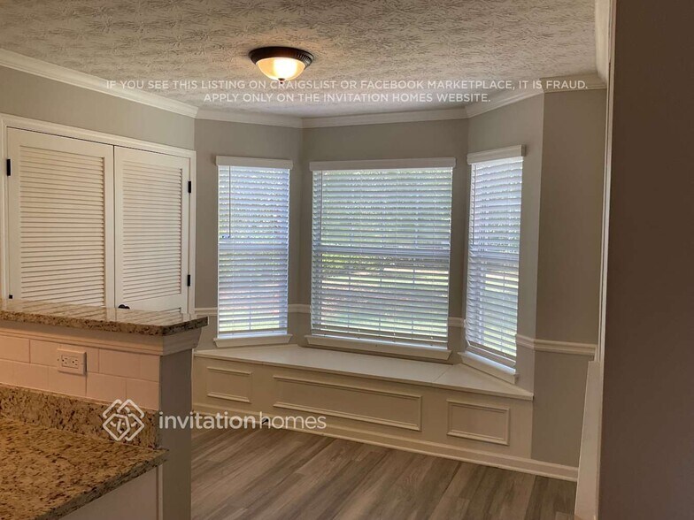 Building Photo - 989 Field View Dr