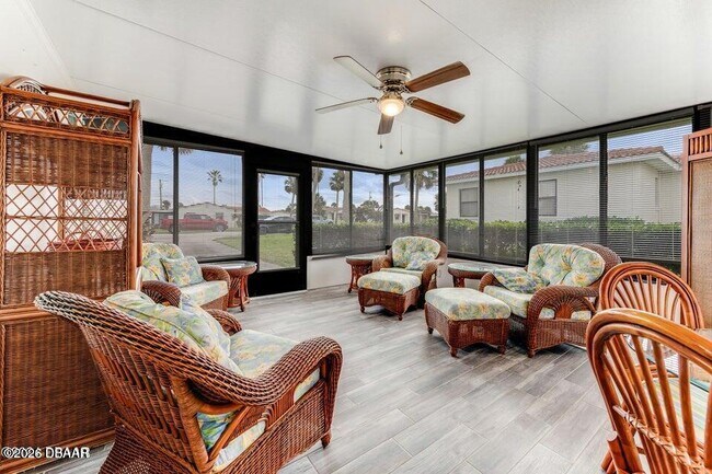 Building Photo - 205 Cardinal Dr