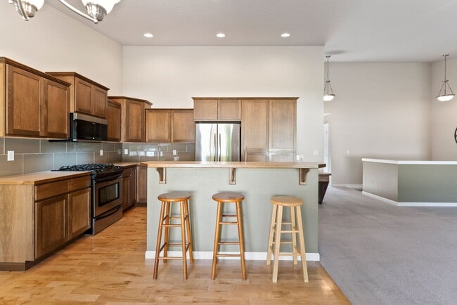 Building Photo - 1790 N Winchester St