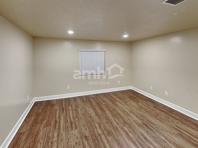Building Photo - 4437 N Morgan Way