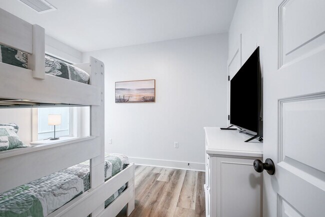 Building Photo - 238 Oleander Dr