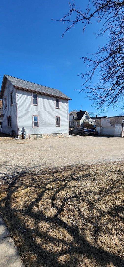 Building Photo - Fredonia Ave Duplex