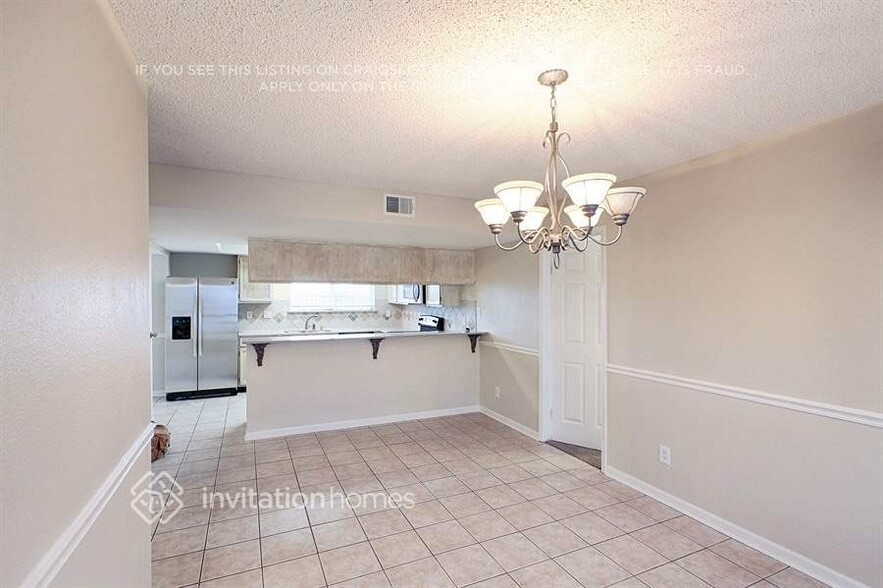 Building Photo - 2401 Forestmeadow Dr
