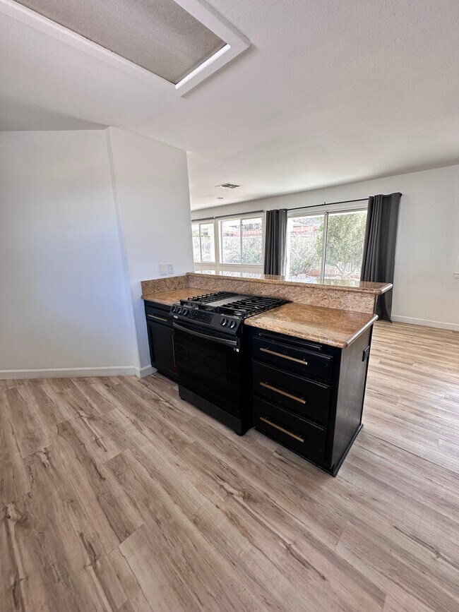 Building Photo - 57019 Selecta Ave