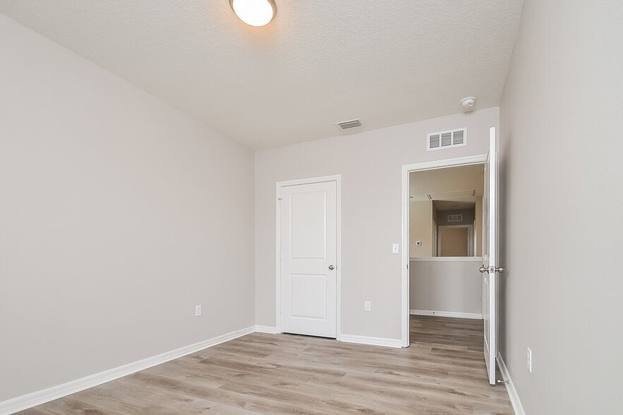 Building Photo - 10228 Geese Trail Cir