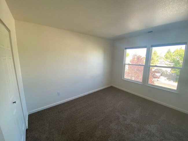 Building Photo - $300 MOVE IN SPECIAL!! Beautiful 3-Bedroom...