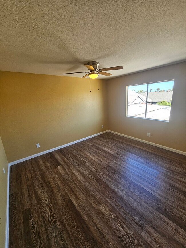 Building Photo - 12th St Omid