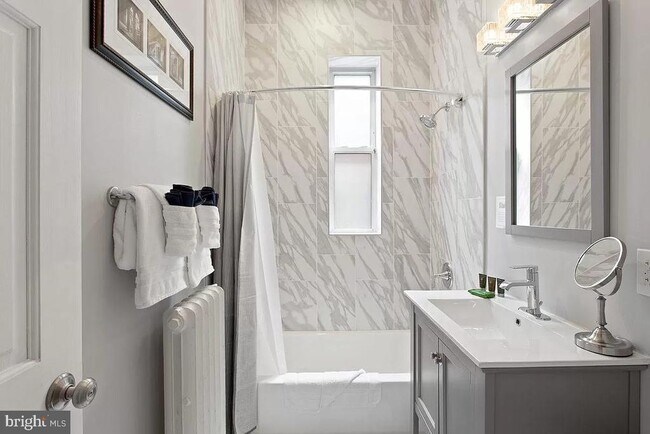 Building Photo - 113 N Patrick St