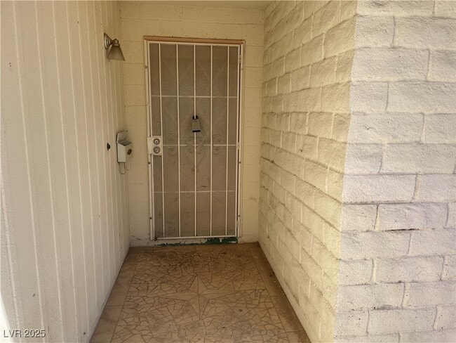 Building Photo - 2198 Capistrano Ave