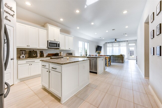 Building Photo - 6907 Myrtle Dr