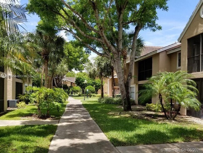 Building Photo - 15610 SW 105th Ln