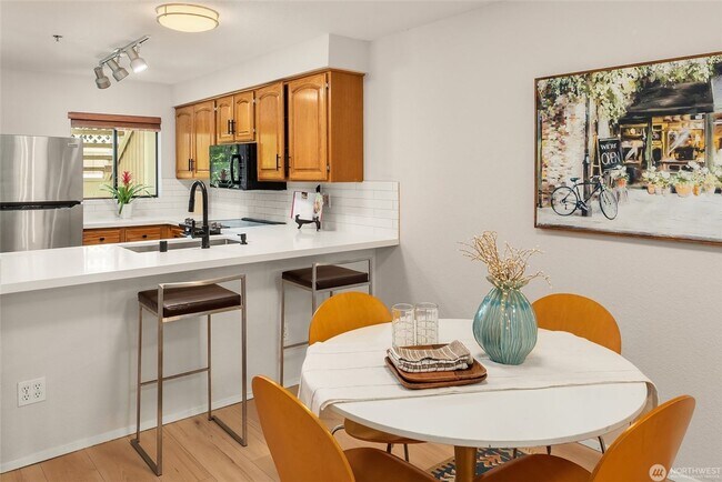 Building Photo - 2bd/1ba Kent Condo