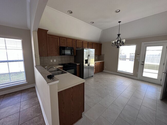 Building Photo - 505 Gaston Cir