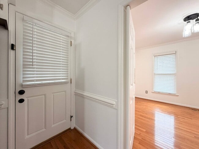 Building Photo - 110 Waltons Creek Rd