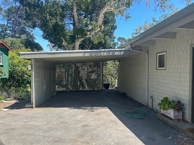 Building Photo - 3300 7th Pl