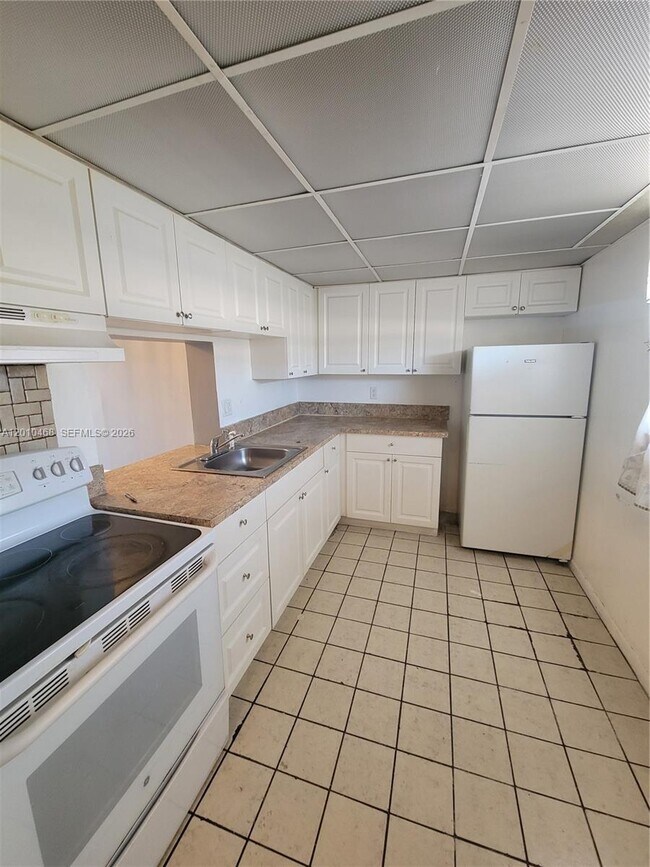 Building Photo - 2800 NW 56th Ave