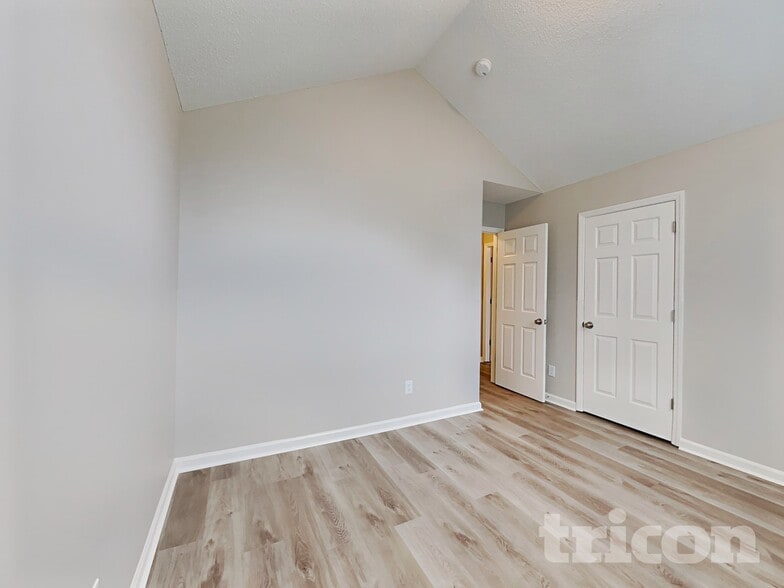 Building Photo - 120 Villavista Trce
