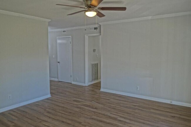 Building Photo - 2903 Bayless Dr SW