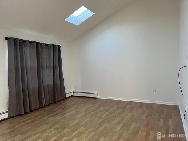 Building Photo - 66 Netherwood Cir