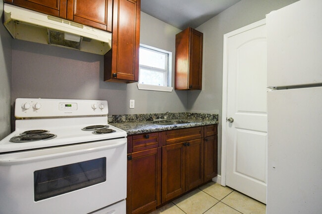 Building Photo - 3613 Iberville St