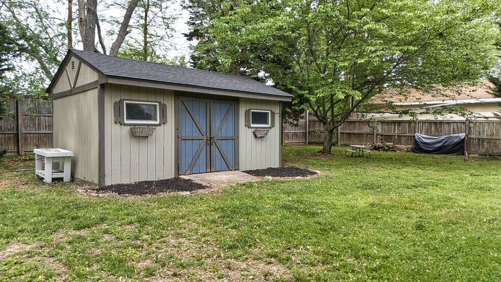 Building Photo - 203 Anchor Ln