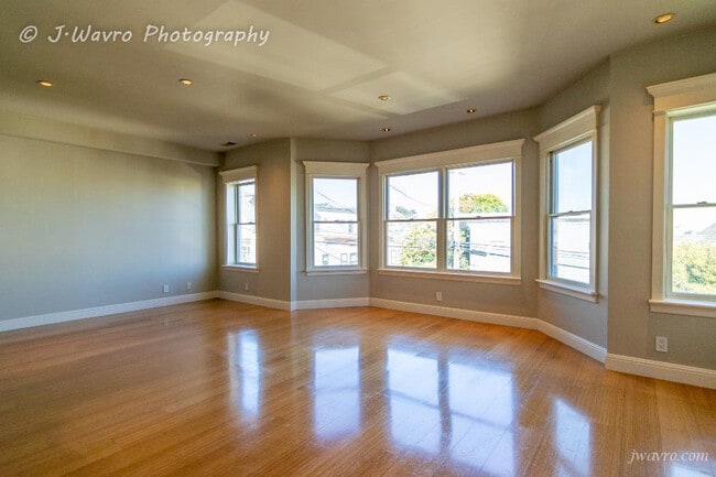 Building Photo - 139 Randall St