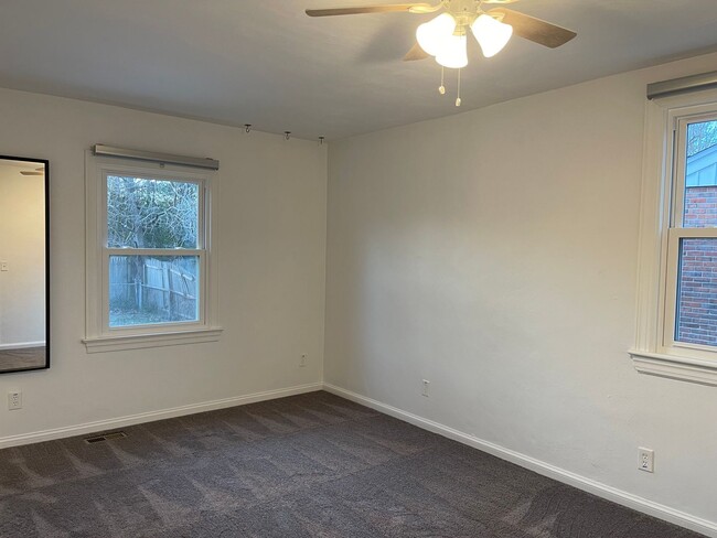 Building Photo - Impeccably Updated 3 BR / 2 BA Ranch