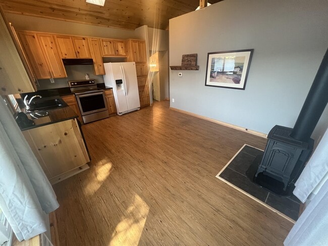 Building Photo - 5010 Lake Bosworth Ln