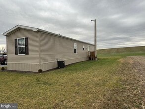 Building Photo - 11441 Tanyard Hill Rd