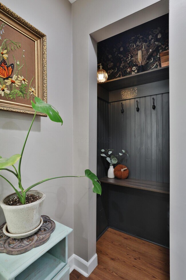 Building Photo - 925 Blenheim Rd