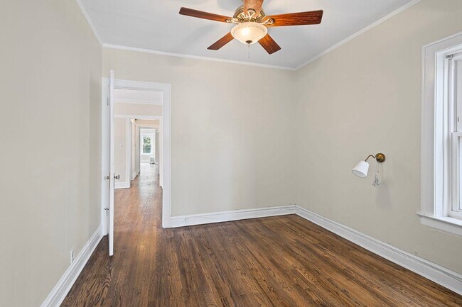 Building Photo - 2712 W Winnemac Ave