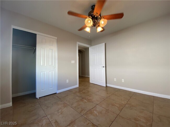 Building Photo - 5251 Sand Dollar Ave