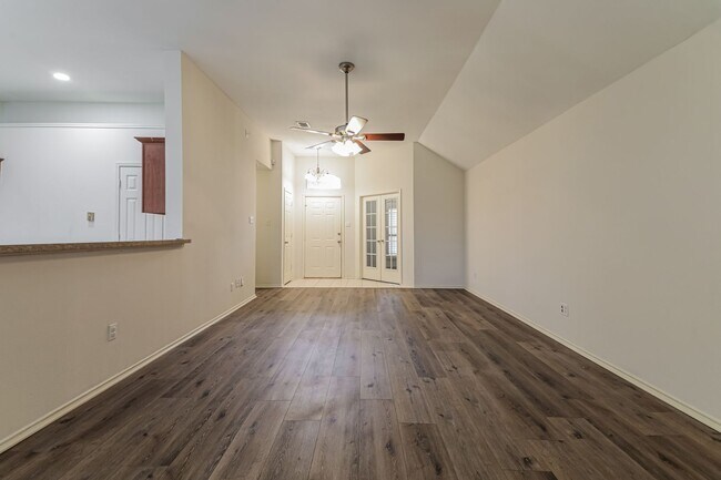 Building Photo - $1,795 4 Bed/2 Bath/2 Garage Ready for Move-in Forney Home in Eastwood Estates