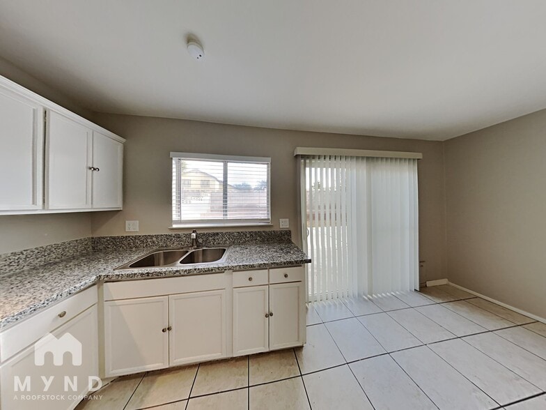 Building Photo - 1368 S Christy Ln