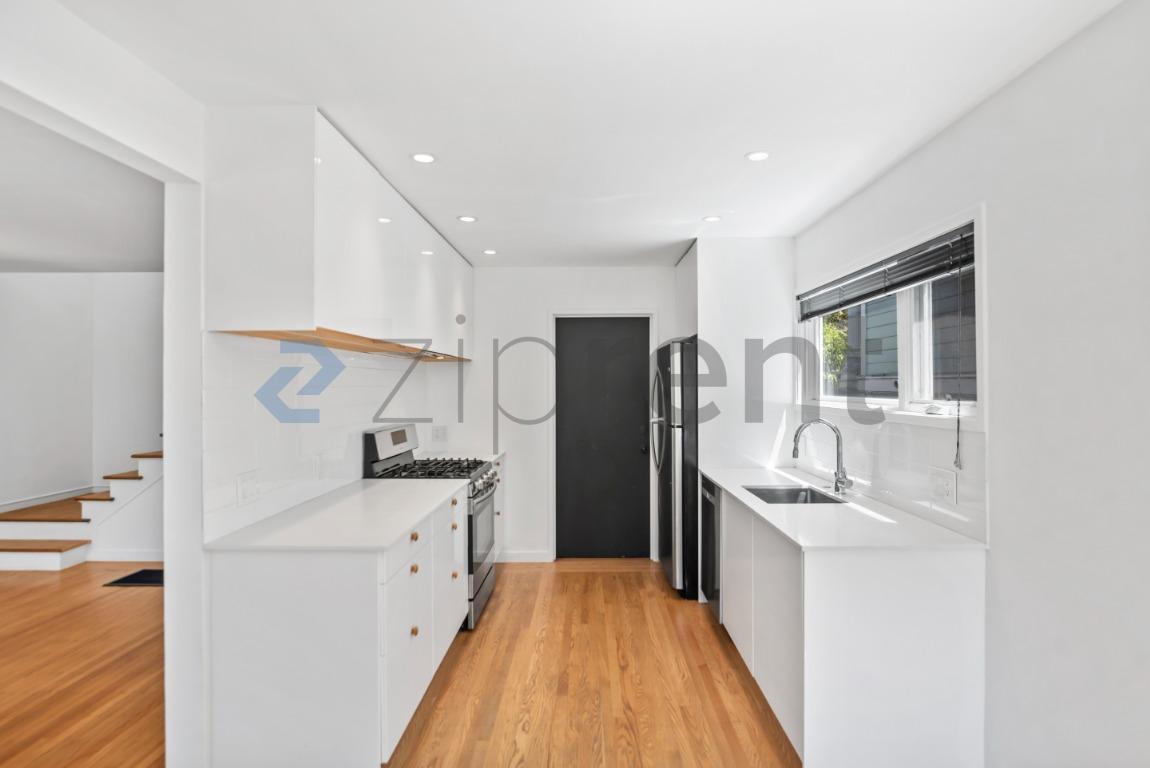 Building Photo - Unit 905