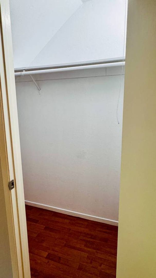 Building Photo - Charming 3BR/1.5BA Townhouse in Pleasanton...