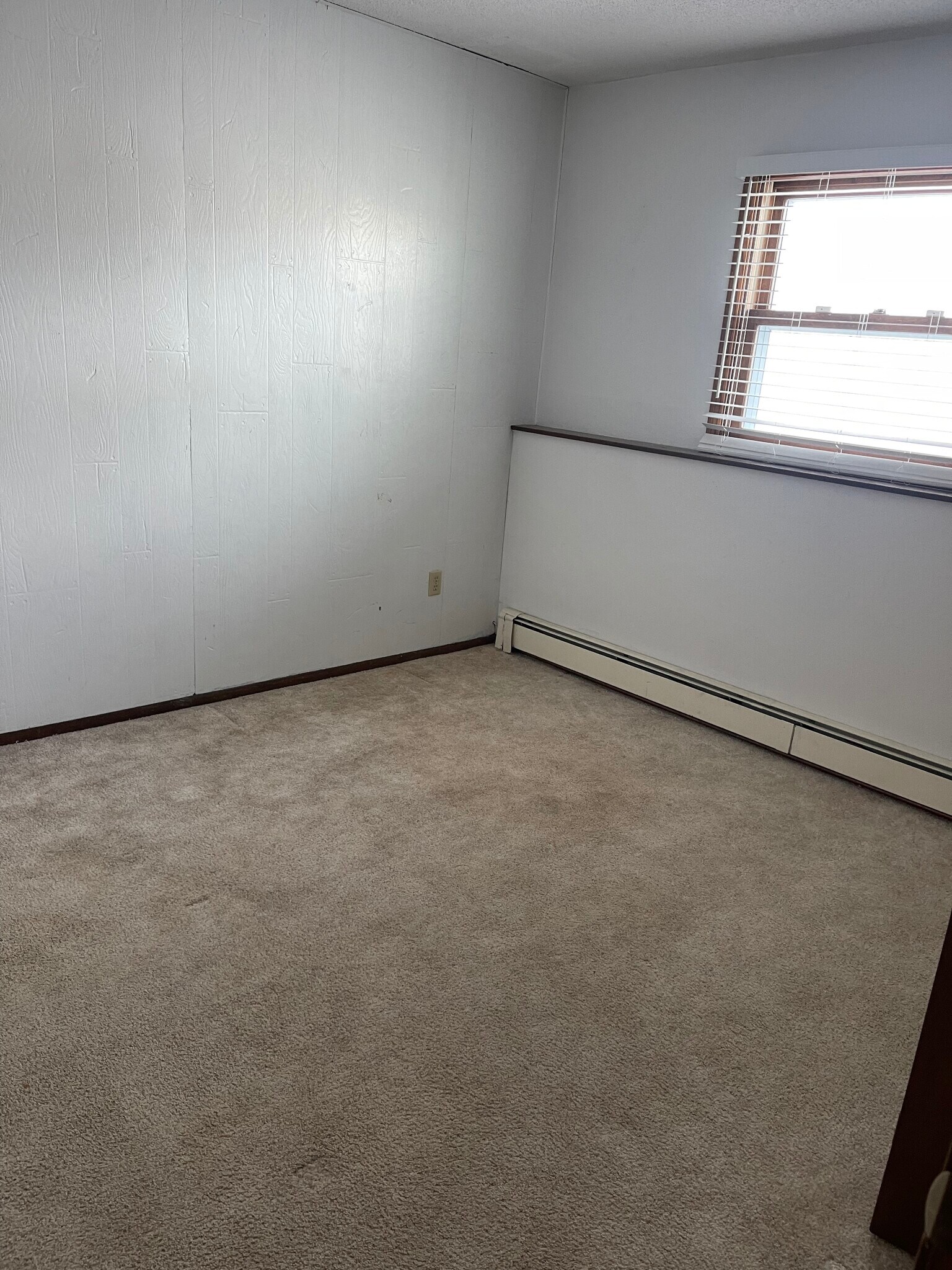 Building Photo - 1211 Greenhill Dr