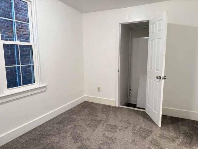 Building Photo - 3 Bedroom, 2 Bath Home in Manheim - Fenced...