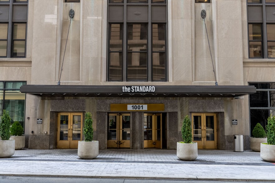 Building Photo - The Standard