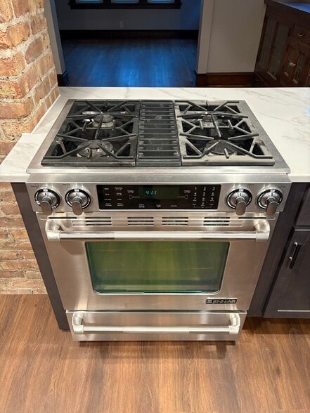 Gas Stove - 861 S 75th St