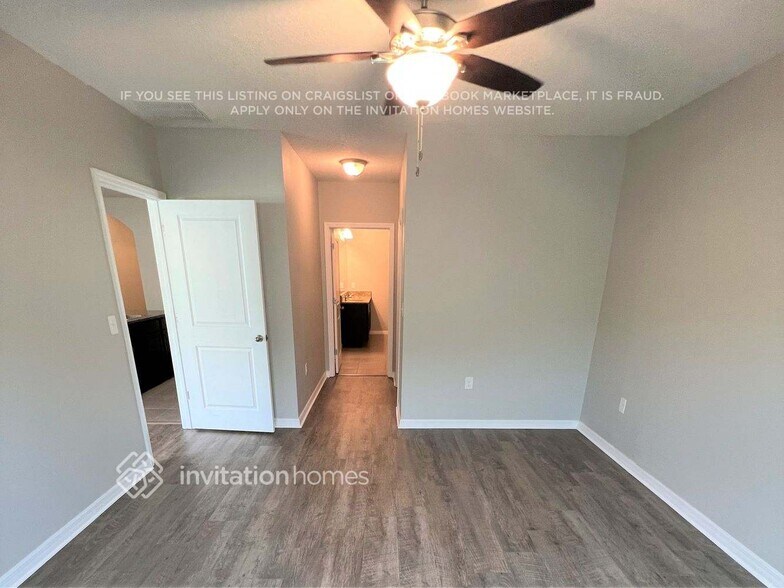 Building Photo - 14954 Flowing Gold Dr