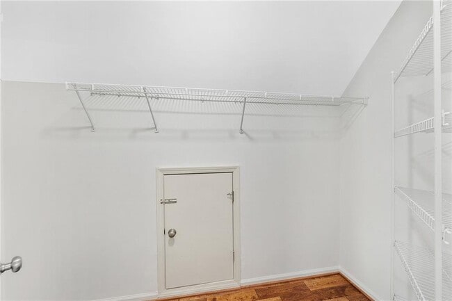 Building Photo - 560 Kimball Crest Ct